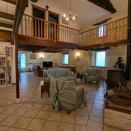 Grand Familial Avec Piscine Chauffee, Wi-fi Et Animaux Bienvenus - Fr-1-653-272 Holiday home *