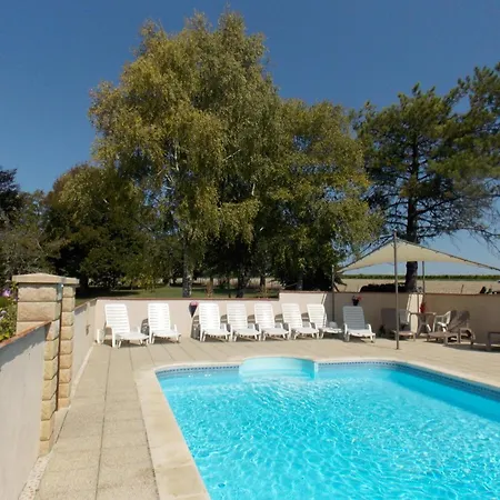 Holiday home Grand Familial Avec Piscine Chauffee, Wi-fi Et Animaux Bienvenus - Fr-1-653-272 Angeduc