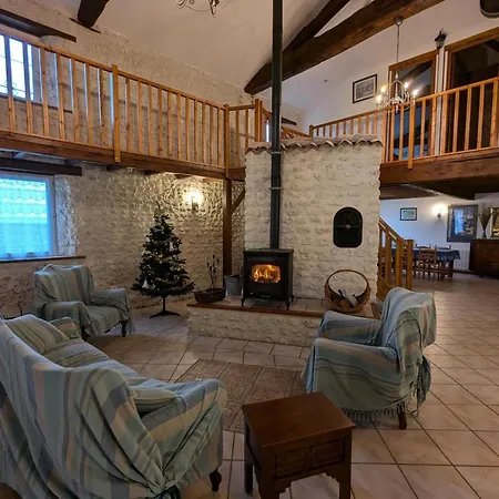 Holiday home Grand Familial Avec Piscine Chauffee, Wi-fi Et Animaux Bienvenus - Fr-1-653-272 *